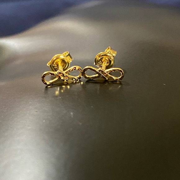 18K Gold Infinity Earrings. - Picture 5 of 7